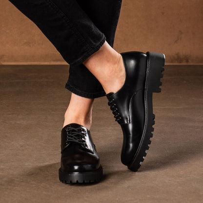 The Renegade Oxford-Chaussures noire à semelle crantée pour Femmes