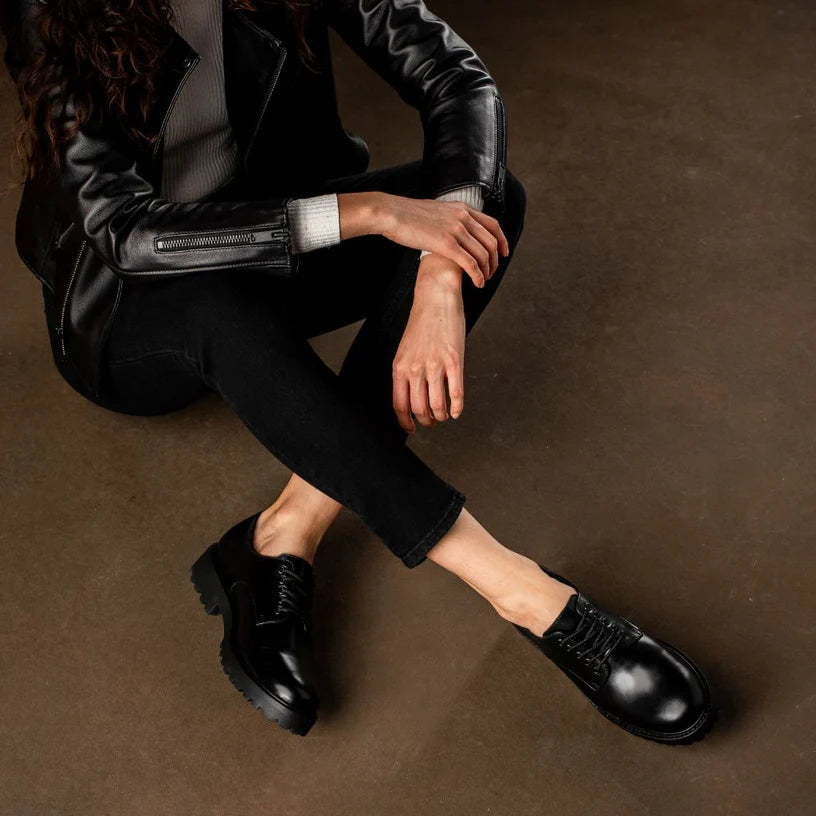 The Renegade Oxford-Chaussures noire à semelle crantée pour Femmes